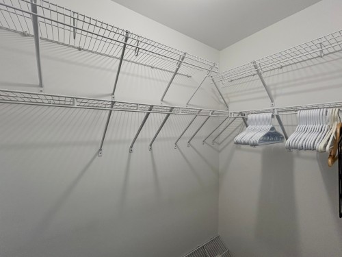 Penderie (Walk-in) - 301-110 Rue Du Bruant, Terrebonne (Lachenaie), QC 