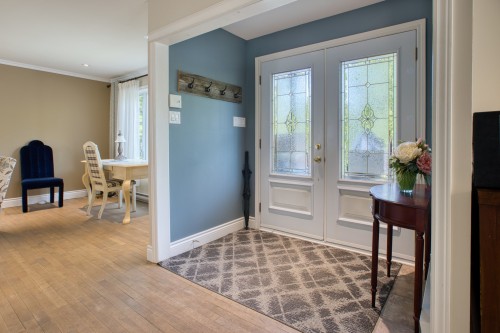 Hall d'entrée/Vestibule - 702 Rue Des Pierrailles, Sainte-Adèle, QC - Indoor Photo Showing Other Room