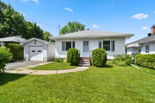 Façade - 38 Rue Giguère, Laval (Sainte-Rose), QC 