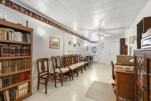 Salle familiale - 38 Rue Giguère, Laval (Sainte-Rose), QC 
