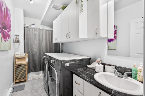 Logement - 1340  - 1344 Rue De La Pointe-Aux-Lièvres, Québec (La Cité-Limoilou), QC - Indoor Photo Showing Laundry Room