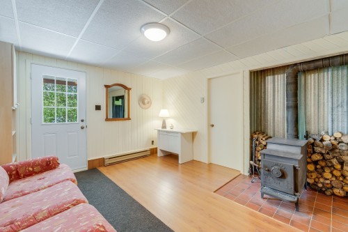 Salle familiale - 358 Ch. Lapierre, Stratford, QC - Indoor