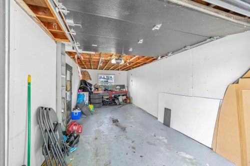Garage - 295 Rue Sherbrooke, Sainte-Thérèse, QC 