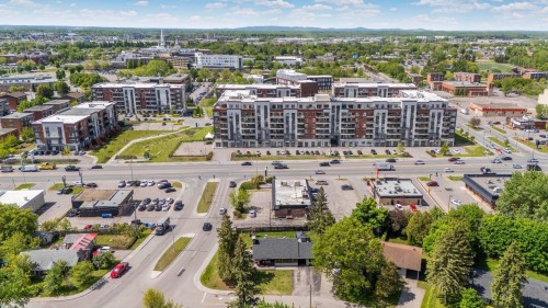 Vue d'ensemble - 295 Rue Sherbrooke, Sainte-Thérèse, QC 