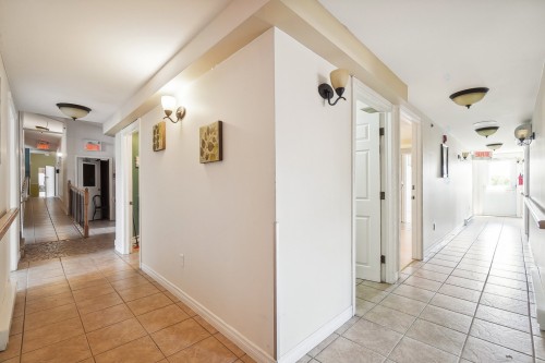 Corridor - 65 Rue Ste-Anne, L'Épiphanie, QC 