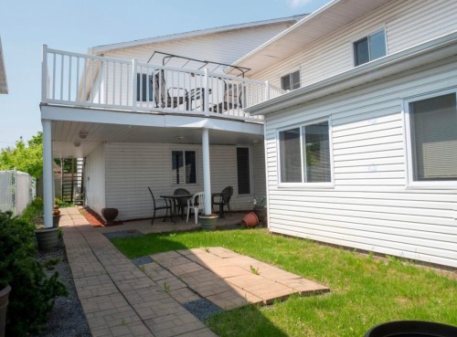 Cour - 65 Rue Ste-Anne, L'Épiphanie, QC 