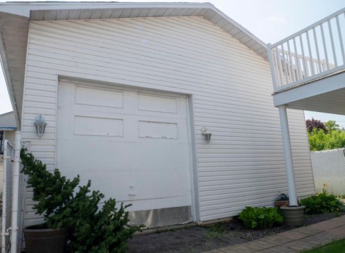 Garage - 65 Rue Ste-Anne, L'Épiphanie, QC 