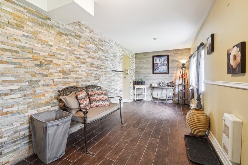 Hall d'entrée/Vestibule - 65 Rue Ste-Anne, L'Épiphanie, QC 