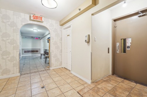 Ascenseur - 65 Rue Ste-Anne, L'Épiphanie, QC 