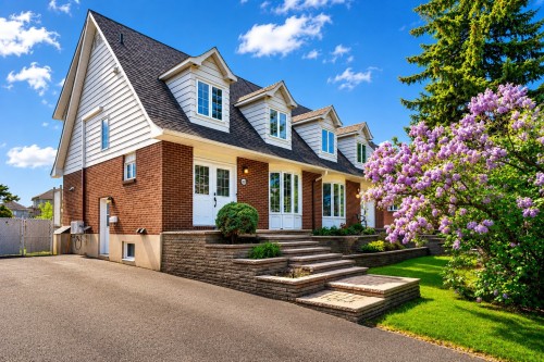 3560 Rue Meilleur  Brossard, QC J4Y 2G5