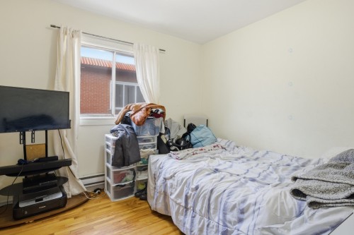 Bedroom - 490  - 496 90E Avenue, Montréal (Lasalle), QC - Indoor Photo Showing Bedroom