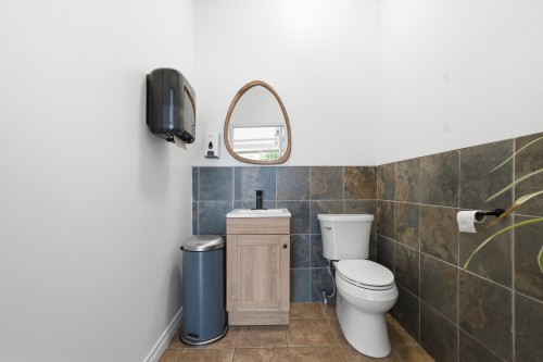 Bathroom - 490  - 496 90E Avenue, Montréal (Lasalle), QC - Indoor Photo Showing Bathroom