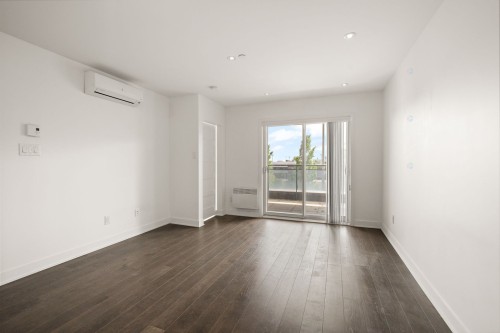 Living Room - 303-1400 Rue Lucien-Paiement, Laval (Laval-Des-Rapides), QC 