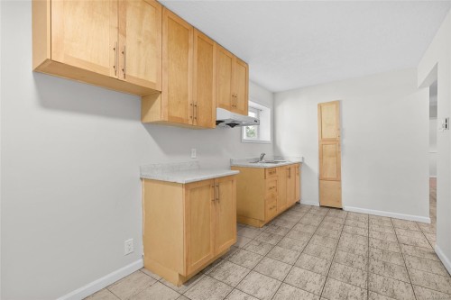 1575 Burton Ave, Victoria, BC 