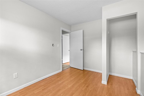 1575 Burton Ave, Victoria, BC 