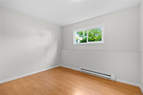 1575 Burton Ave, Victoria, BC 