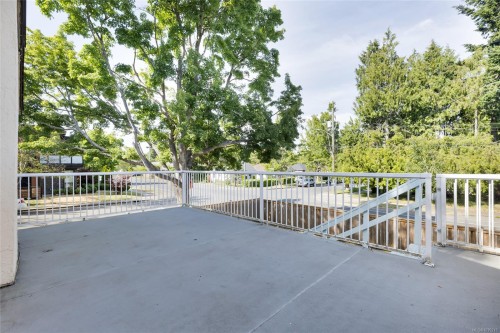 1575 Burton Ave, Victoria, BC 