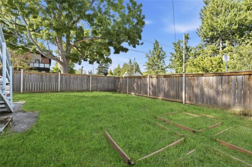1575 Burton Ave, Victoria, BC 