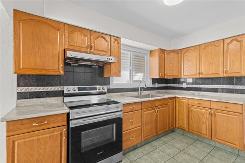 1575 Burton Ave, Victoria, BC 
