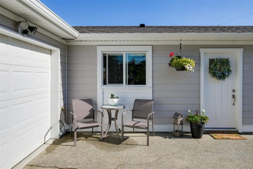 9598 Epco Dr, Sidney, BC 