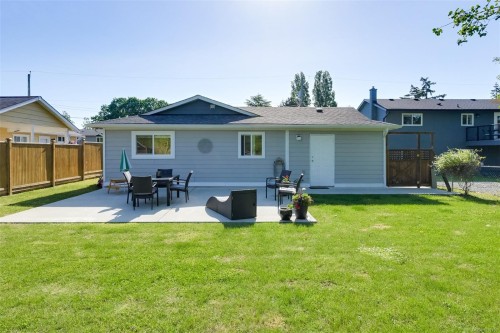 9598 Epco Dr, Sidney, BC 
