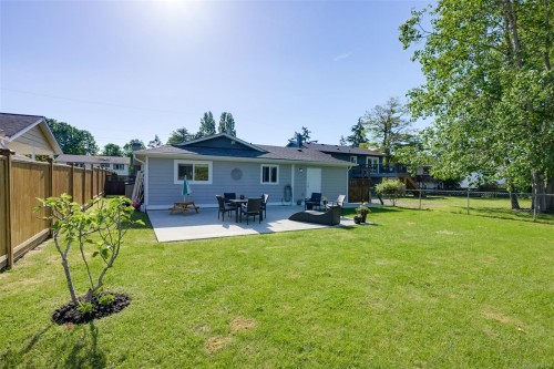 9598 Epco Dr, Sidney, BC 