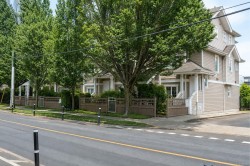 #13-1043 Caledonia Ave Victoria, BC V8T 1E7