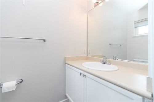 #13-1043 Caledonia Ave, Victoria, BC 