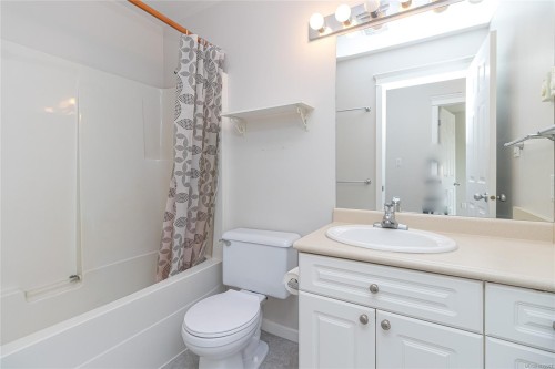 #13-1043 Caledonia Ave, Victoria, BC 