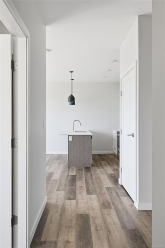 #303-1515 Redfern St, Victoria, BC - Indoor