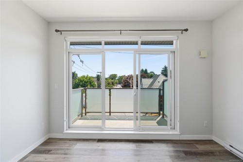 #303-1515 Redfern St, Victoria, BC - Indoor Photo Showing Other Room