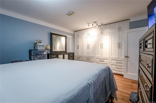 1661 Freeman Ave, Saanich, BC 