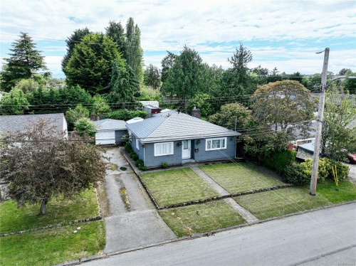 1661 Freeman Ave, Saanich, BC 