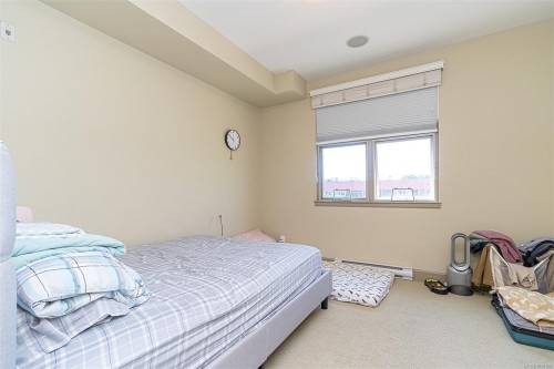 #202-1620 Mckenzie Ave, Saanich, BC 