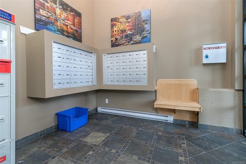 #202-1620 Mckenzie Ave, Saanich, BC 