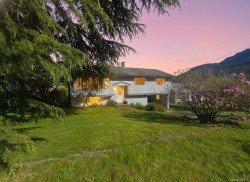221 Spar St Sayward, BC V0P 1R0