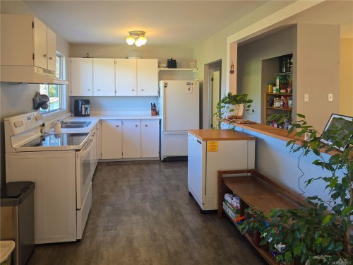 221 Spar St, Sayward, BC 