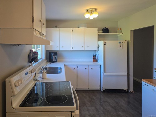 221 Spar St, Sayward, BC 