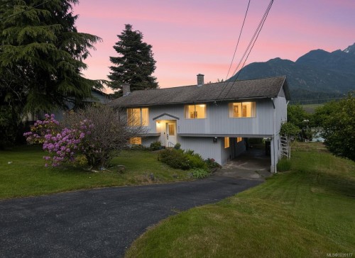 221 Spar St, Sayward, BC 