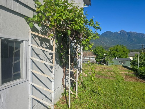 221 Spar St, Sayward, BC 