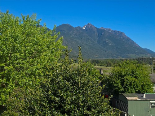 221 Spar St, Sayward, BC 