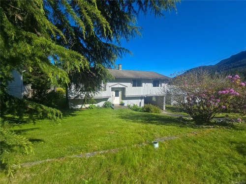 221 Spar St, Sayward, BC 