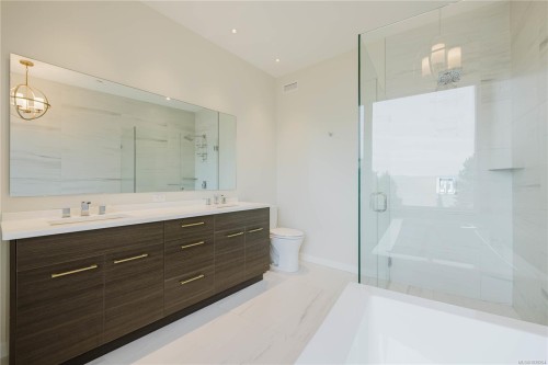 #402-100 Lombardy St, Parksville, BC 