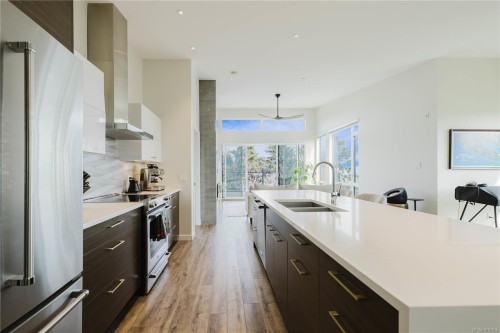 #402-100 Lombardy St, Parksville, BC 