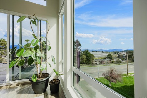 #402-100 Lombardy St, Parksville, BC 