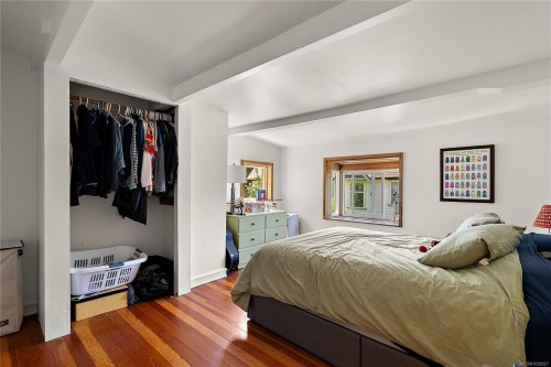 1736 Haultain St, Victoria, BC 