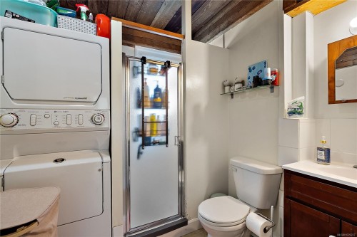 1736 Haultain St, Victoria, BC 