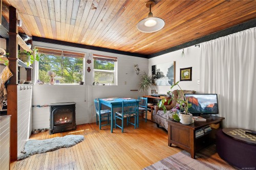 1736 Haultain St, Victoria, BC 