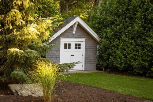 2571 Macdonald Dr West, Saanich, BC 