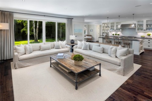 2571 Macdonald Dr West, Saanich, BC 